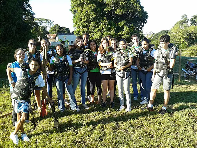 IFMS realiza plantio de mudas nativas às margens do Rio Aquidauana