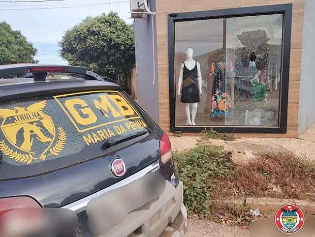 Homem é preso após apedrejar carros e quebrar vitrine de loja em Bonito