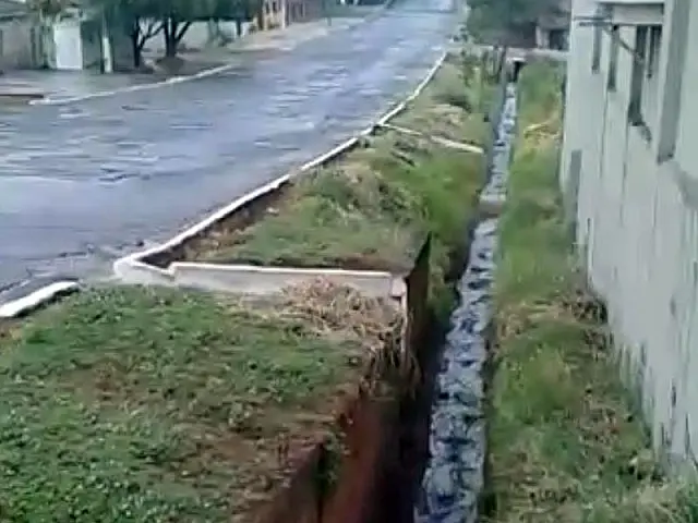 Moradores de Anastácio flagram óleo descendo para Rio Aquidauana