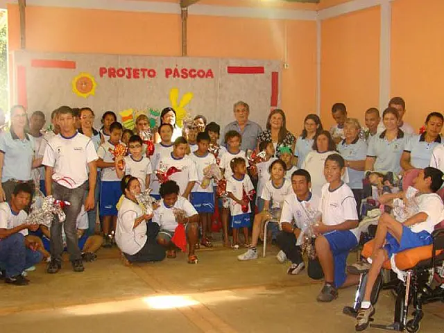 Crianças da Rede Municipal de Ensino recebem ovos de Páscoa