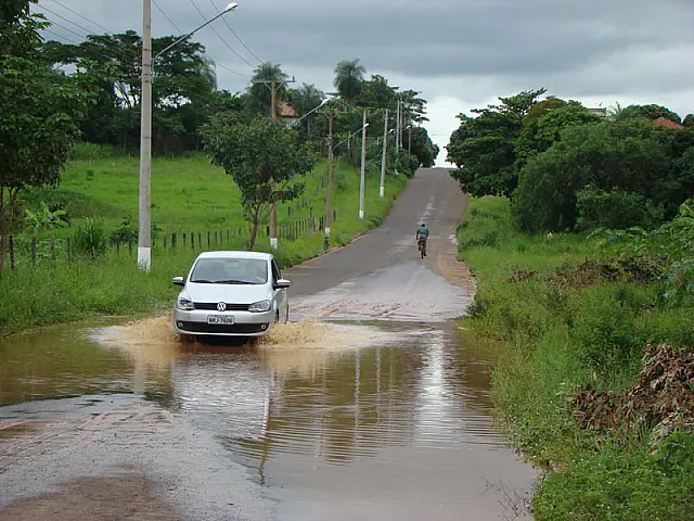 Vila Trindade: cheia do Rio Aquidauana causa transtornos
