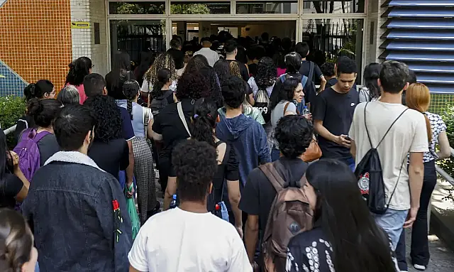 Senado aprova cota de 30% em concursos para negros e indígenas