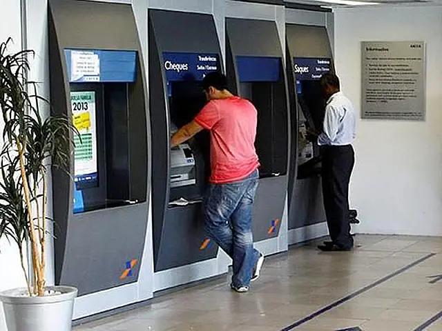Caixa erra e cobra duas prestações no mesmo mês