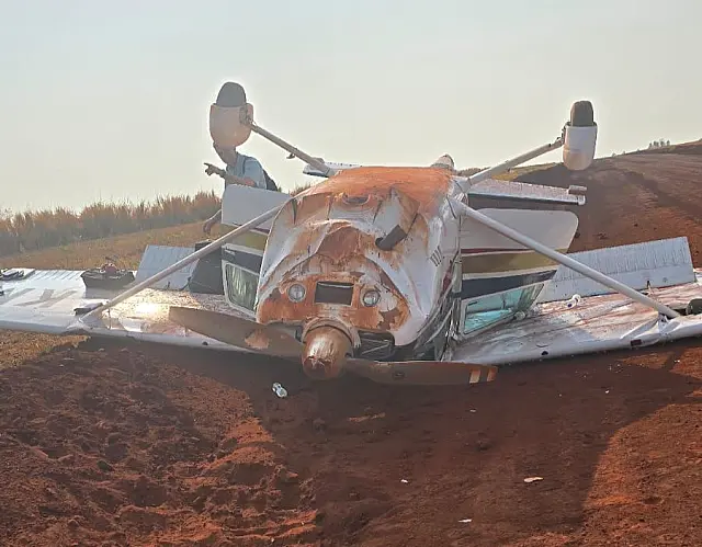 Polícia Civil investiga acidente aéreo que feriu dois em Chapadão do Sul