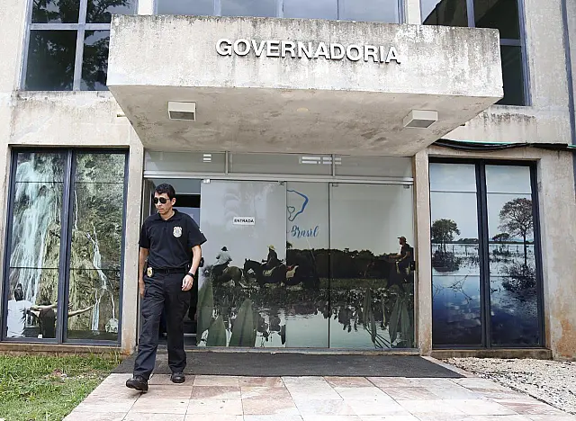 Servidores estaduais recebem salário dia 4 e 13º só dia 18