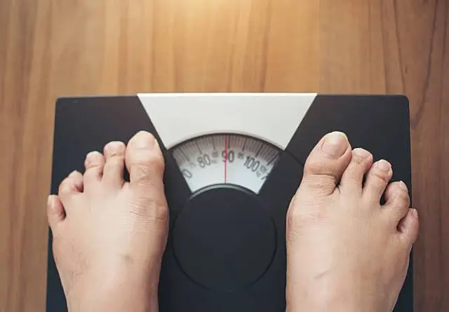 Obesidade entre jovens de 18 a 24 anos subiu 90% em um ano