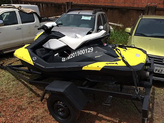 PF apreende carros de luxo, quadriciclo e jet ski com traficantes de cocaína