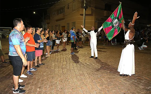 Segunda noite de ensaio técnico foi esquenta para desfiles dos dias 11 e 12