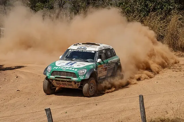 Guiga Spinelli e Jean Azevedo, maiores campeões do Rally dos Sertões, vencem a terceira etapa