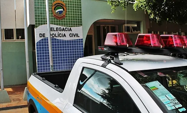 Em bar, polícia prende 50 pessoas que estavam em festa clandestina