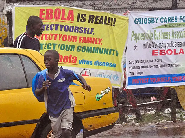 Libéria busca infectados por ebola que fugiram de centro de isolamento