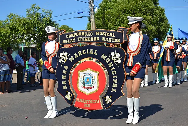 Anastácio comemora 52 anos com desfile e visita do governador