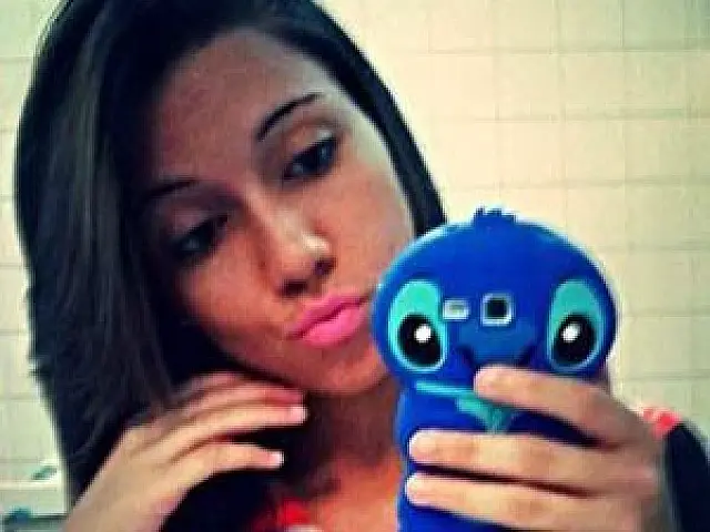Adolescente é morta com facada no peito