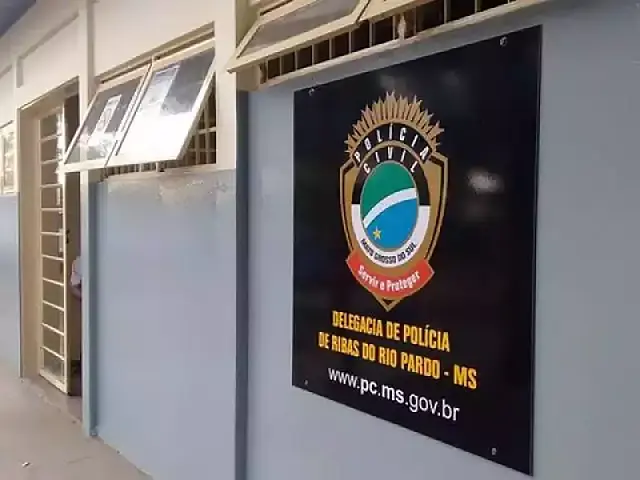 Homem mata ex e enteado de 14 anos a facadas