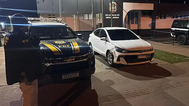 PRF recupera veículo furtado após perseguição em Sidrolândia