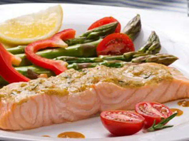 Comer peixe uma vez por semana melhora saúde do cérebro