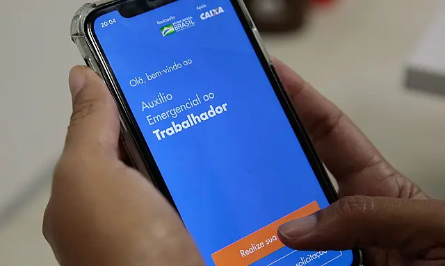 Nascidos em maio podem atualizar dados no Caixa Tem