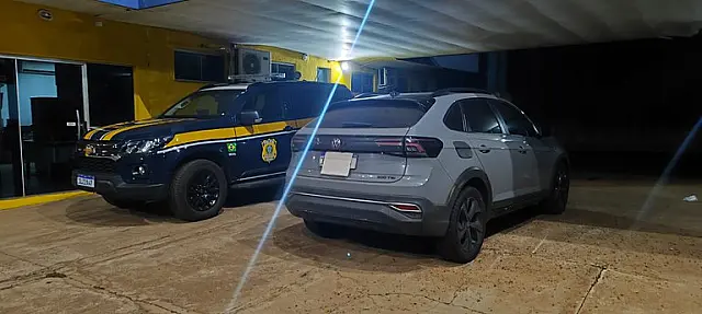 Trio é preso com carro furtado na BR-262