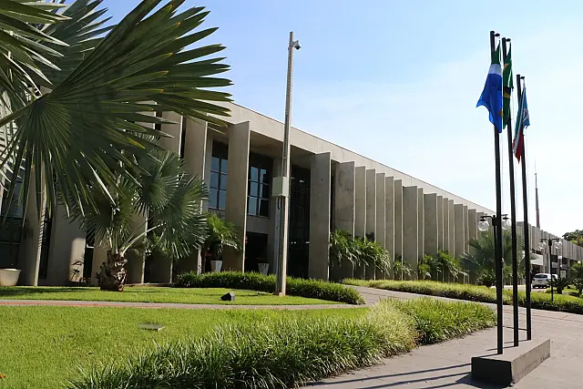 Judiciário terá retorno de servidores vacinados ao trabalho presencial hoje