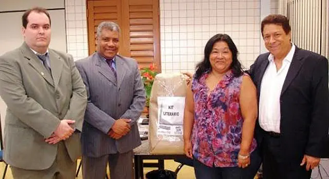 Fundação de Cultura entrega 800 livros para estabelecimentos penais