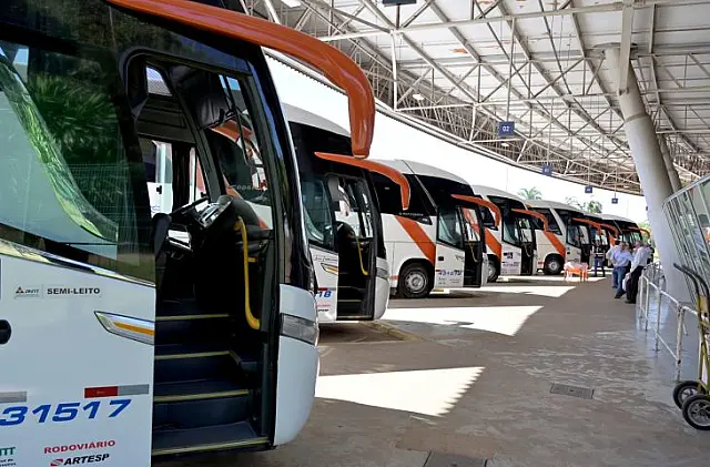 Operação Carnaval busca eficiência e segurança do transporte de passageiros