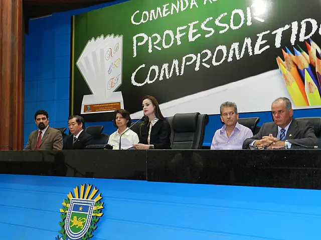 Comenda 'Professor Comprometido' será entregue nesta terça-feira