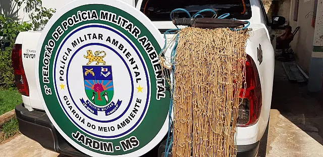 Homem com tornozeleira eletrônico é preso por pesca predatória no rio Miranda