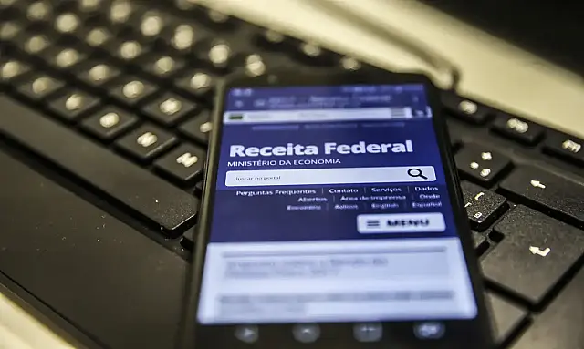 Senado aprova isenção de IR para quem ganha até dois salários-mínimos