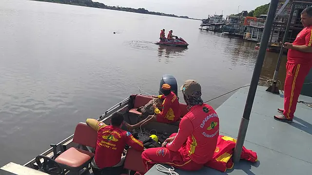 Bombeiros fazem buscas por homem desaparecido nas águas do rio Paraguai