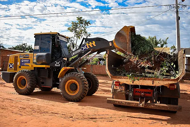 Equipes de limpeza e manutenção trabalham em quatro bairros de Aquidauana