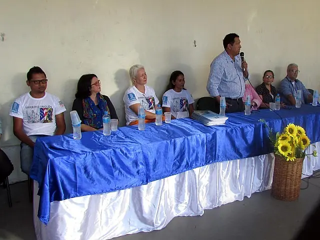 Instituto Ressoarte entrega diplomas a alunos do curso de informática e inglês