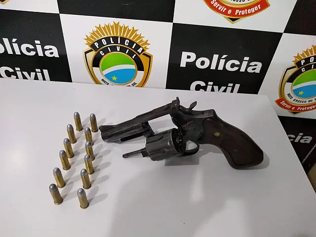 Homem armado invade casa da ex em Jardim, atira e acaba preso