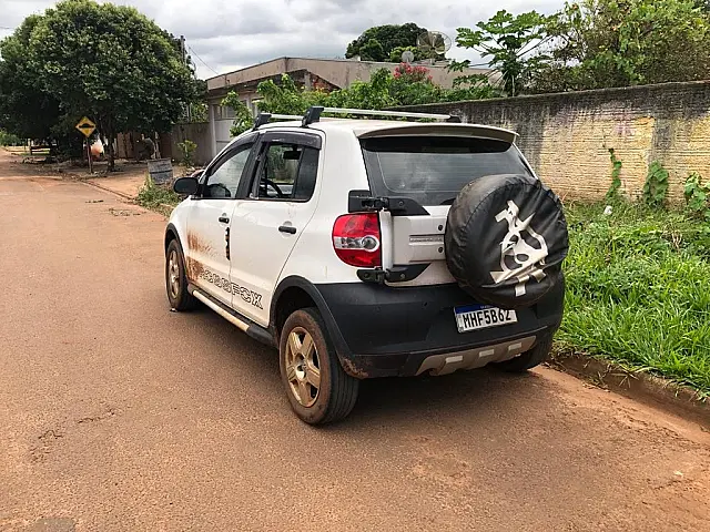 Dupla é presa e três adolescentes apreendidos por latrocínio de homem