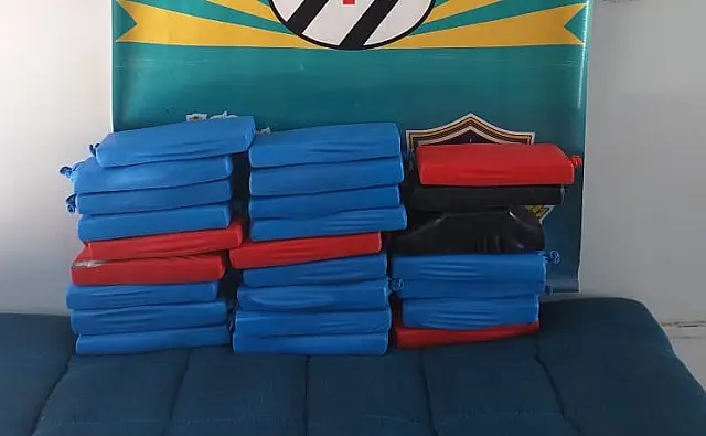 Jovem é presa no aeroporto de Bonito com 23 quilos de maconha