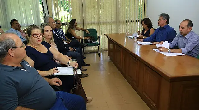 Publicado decreto que restitui jornada normal de trabalho a partir de 1º de julho