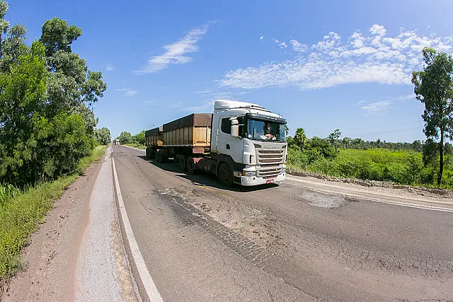 Condições ruins da BR-262 preocupam gestores com aumento do tráfego pesado