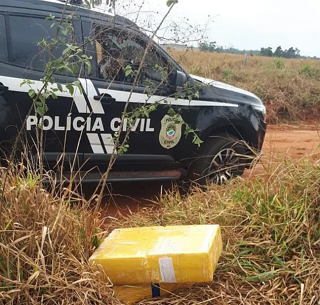 Mais de 100kg de maconha são encontrados em rodovia
