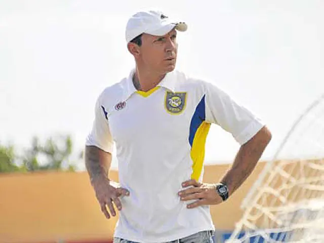 Após derrota na estreia, Velloso deixa o Cene
