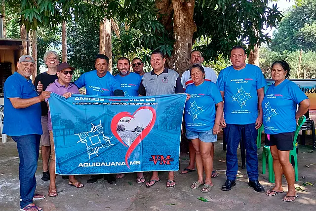 Amigos de infância da década de 80 se reencontram em família em Aquidauana