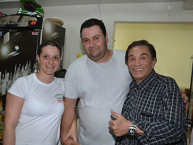 Dedé Santana marca presença na Pizzaria D'Itália