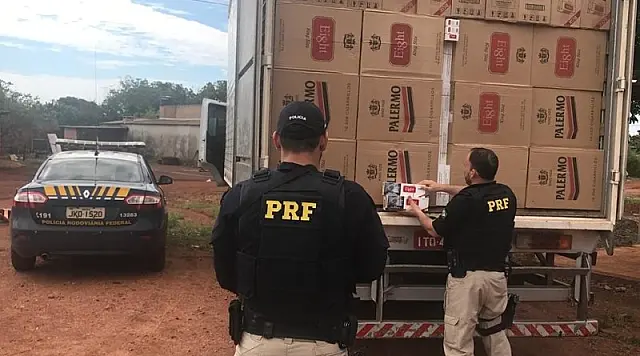 PRF apreende 275 mil maços de cigarros contrabandeados do Paraguai