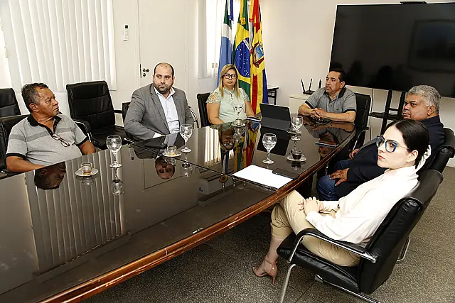 Prefeito de Corumbá discute destinação de recursos federais