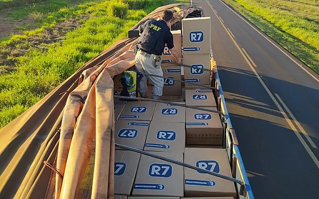 PRF apreende 600 mil maços de cigarros contrabandeados