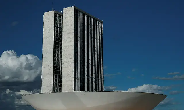 Câmara: CCJ vota anistia a presos do 8/1 e analisa projetos contra STF