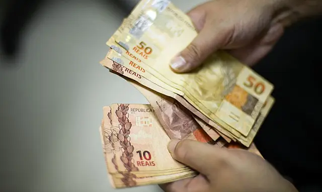 Brasileiros ainda não sacaram R$ 8,53 bilhões de valores a receber