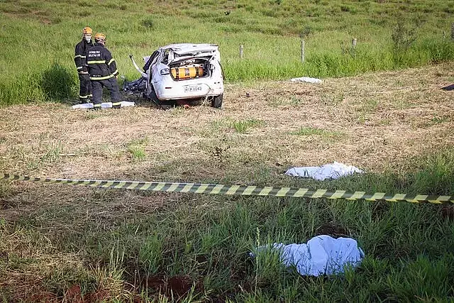 Motorista morre após capotar carro na MS-010