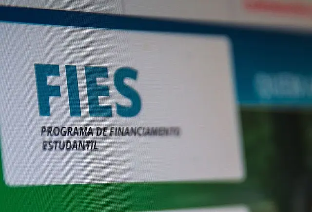 Câmara aprova medida que prevê perdão de até 99% de dívidas do Fies