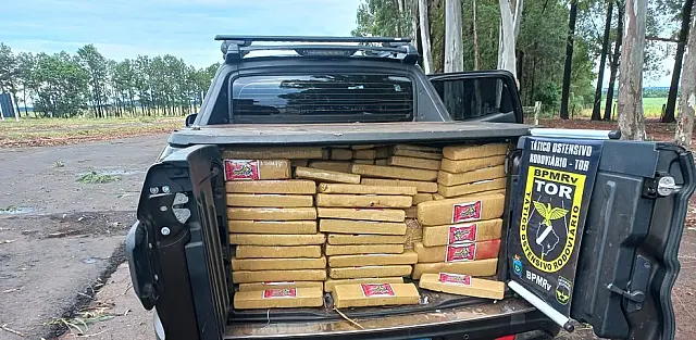 Roubada no RJ, caminhonete é recuperada no MS lotada de maconha