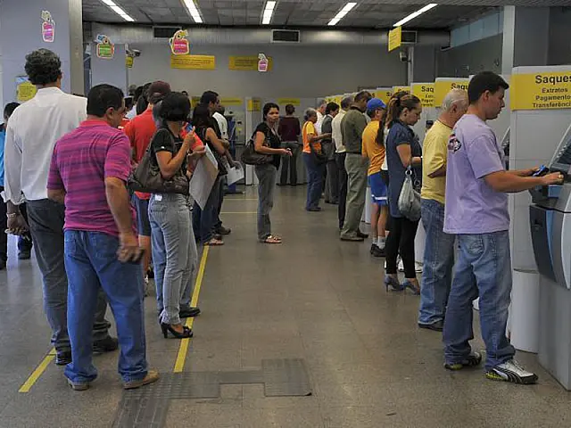 Bancários rejeitam proposta e entram em greve no dia 30
