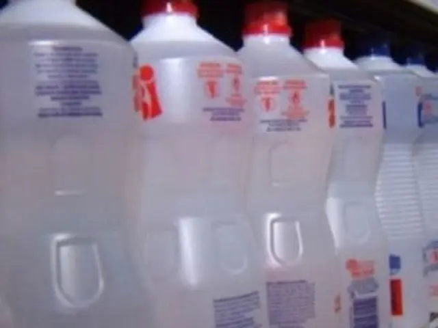 Anvisa proíbe fabricação e venda de álcool líquido comercial